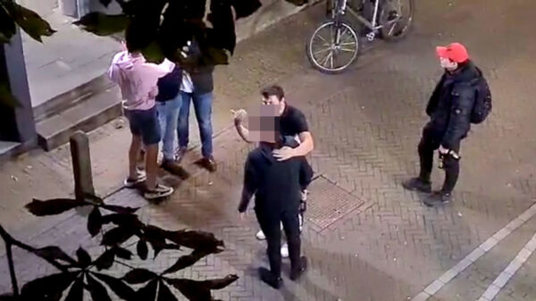 Bierflesmepper voor strafbaar feit behoed door verstandige vrienden