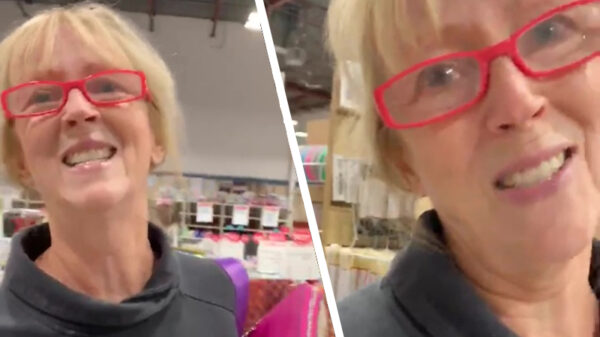 Mondkaploze Karen gaat los en vindt dat je 'JeZeLf MoEt EdUcAtEn'