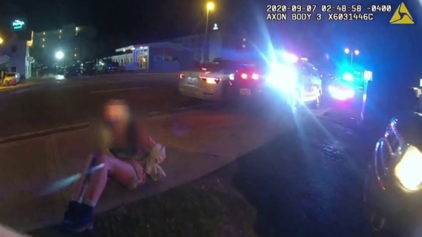 Dronken automobilist ramt geparkeerde politieauto en ook bijna twee tieners