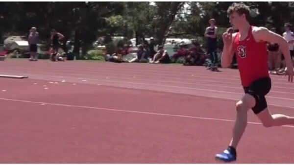 Dit moet haast wel de beste sprong in de geschiedenis van de atletiek zijn